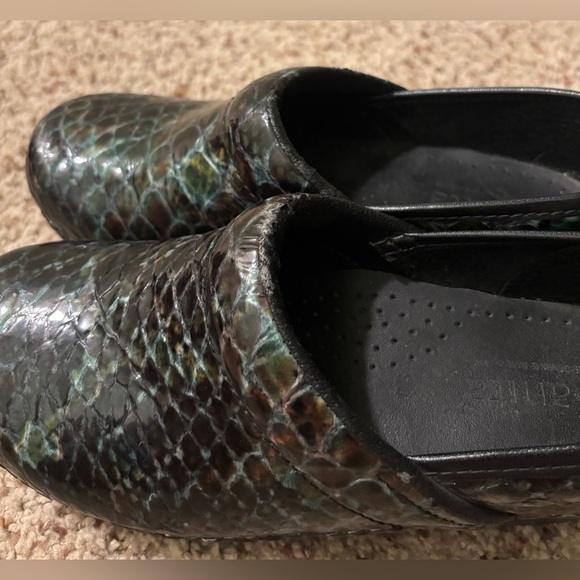Danita Leather Snake Print Clogs, Blue/Green/Black, Size 36 - Picture 12 of 12
